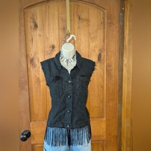 Black Sleeveless Button‎ Down Shirt with Fringe